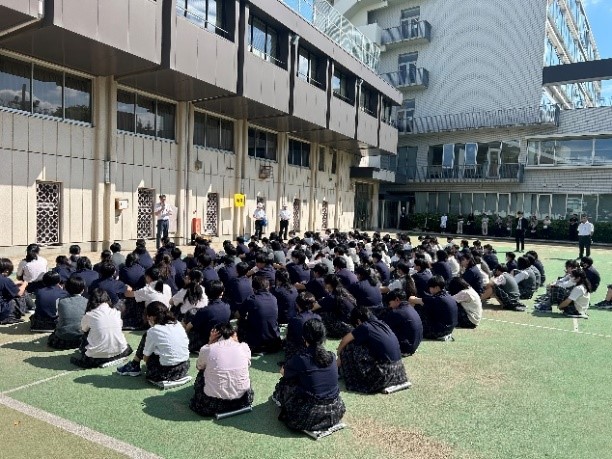 避難訓練（地震）の様子02